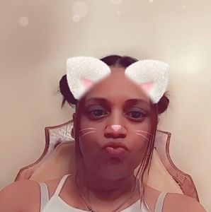 Meet your Posher, Dayris